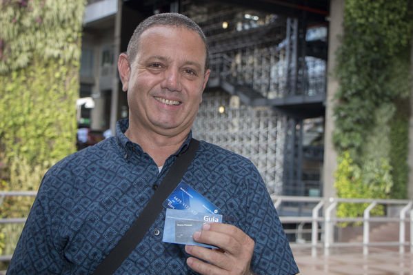 Sorteo del plan promocional "Con gas natural de EPM siempre ganas"
Sorteo del plan promocional "Con gas natural de EPM siempre ganas"
Fecha: Diciembre 19 de 2016
Para descargar esta fotografía en alta resolución, haga clic sobre la imagen hasta que la misma se despliegue en la pantalla completa; luego dé clic derecho y elija la opción "guardar imagen como". 
En caso de publicación por cualquier medio, solicitamos acompañarla del crédito: "Foto EPM"
Palabras clave: Sorteo plan promocional gas natural EPM siempre ganas  Gustavo Adolfo Uribe