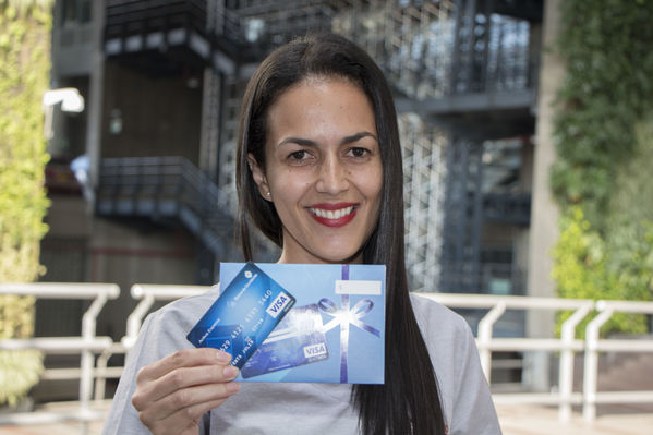 Sorteo del plan promocional "Con gas natural de EPM siempre ganas"
Sorteo del plan promocional "Con gas natural de EPM siempre ganas"
Fecha: Diciembre 19 de 2016
Para descargar esta fotografía en alta resolución, haga clic sobre la imagen hasta que la misma se despliegue en la pantalla completa; luego dé clic derecho y elija la opción "guardar imagen como". 
En caso de publicación por cualquier medio, solicitamos acompañarla del crédito: "Foto EPM"
Palabras clave: Sorteo plan promocional gas natural EPM siempre ganas  Olga Luz Montoya