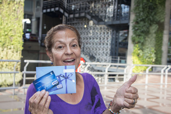Sorteo del plan promocional "Con gas natural de EPM siempre ganas"
Sorteo del plan promocional "Con gas natural de EPM siempre ganas"
Fecha: Diciembre 19 de 2016
Para descargar esta fotografía en alta resolución, haga clic sobre la imagen hasta que la misma se despliegue en la pantalla completa; luego dé clic derecho y elija la opción "guardar imagen como". 
En caso de publicación por cualquier medio, solicitamos acompañarla del crédito: "Foto EPM"
Palabras clave: Sorteo plan promocional gas natural EPM siempre ganas Yenny Montoya
