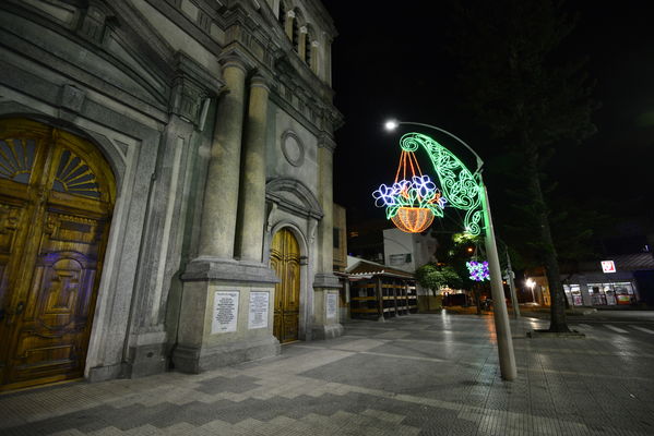 Alumbrado navideño parque Belén
Alumbrado navideño parque Belén
Fecha: Diciembre 19 de 2017
Para descargar esta fotografía en alta resolución, haga clic sobre la imagen hasta que la misma se despliegue en la pantalla completa; luego dé clic derecho y elija la opción "guardar imagen como". 
En caso de publicación por cualquier medio, solicitamos acompañarla del crédito: "Foto EPM"
Palabras clave: Alumbrado navideño parque Belén