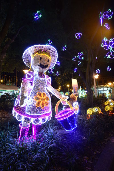 Alumbrado navideño parque El Poblado
Alumbrado navideño parque El Poblado
Fecha: Diciembre 19 de 2017
Para descargar esta fotografía en alta resolución, haga clic sobre la imagen hasta que la misma se despliegue en la pantalla completa; luego dé clic derecho y elija la opción "guardar imagen como". 
En caso de publicación por cualquier medio, solicitamos acompañarla del crédito: "Foto EPM"
Palabras clave: Alumbrado navideño parque El Poblado