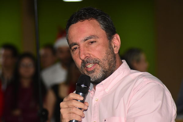 Homenaje al gerente Jorge Londoño
Homenaje al gerente Jorge Londoño. 
Fecha: Diciembre 20 2019.
Para descargar esta fotografía en alta resolución, haga clic sobre la imagen hasta que la misma se despliegue en la pantalla completa; luego dé clic derecho y elija la opción "guardar imagen como". 
En caso de publicación por cualquier medio, solicitamos acompañarla del crédito: "Foto EPM"
Palabras clave: Homenaje al gerente Jorge Londoño