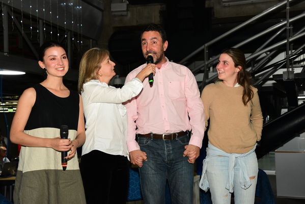 Homenaje al gerente Jorge Londoño
Homenaje al gerente Jorge Londoño. 
Fecha: Diciembre 20 2019.
Para descargar esta fotografía en alta resolución, haga clic sobre la imagen hasta que la misma se despliegue en la pantalla completa; luego dé clic derecho y elija la opción "guardar imagen como". 
En caso de publicación por cualquier medio, solicitamos acompañarla del crédito: "Foto EPM"
Palabras clave: Homenaje al gerente Jorge Londoño