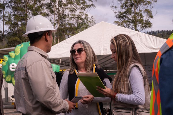 Inauguración PTAR El Retiro
Inauguración PTAR El Retiro. 
Fecha: Diciembre 20 2019.
Para descargar esta fotografía en alta resolución, haga clic sobre la imagen hasta que la misma se despliegue en la pantalla completa; luego dé clic derecho y elija la opción "guardar imagen como". 
En caso de publicación por cualquier medio, solicitamos acompañarla del crédito: "Foto EPM"
Palabras clave: Inauguración PTAR El Retiro
