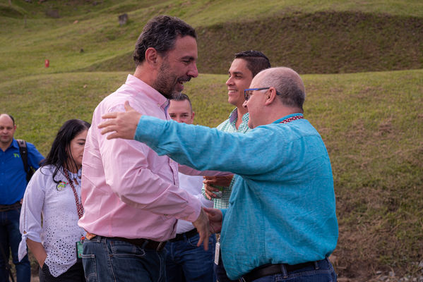 Inauguración PTAR El Retiro
Inauguración PTAR El Retiro. 
Fecha: Diciembre 20 2019.
Para descargar esta fotografía en alta resolución, haga clic sobre la imagen hasta que la misma se despliegue en la pantalla completa; luego dé clic derecho y elija la opción "guardar imagen como". 
En caso de publicación por cualquier medio, solicitamos acompañarla del crédito: "Foto EPM"
Palabras clave: Inauguración PTAR El Retiro