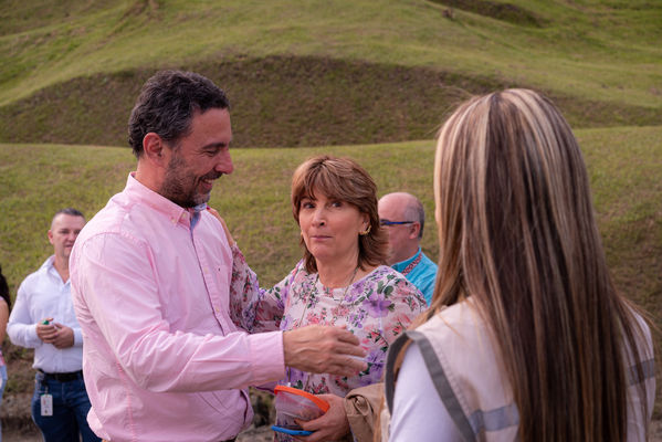 Inauguración PTAR El Retiro
Inauguración PTAR El Retiro. 
Fecha: Diciembre 20 2019.
Para descargar esta fotografía en alta resolución, haga clic sobre la imagen hasta que la misma se despliegue en la pantalla completa; luego dé clic derecho y elija la opción "guardar imagen como". 
En caso de publicación por cualquier medio, solicitamos acompañarla del crédito: "Foto EPM"
Palabras clave: Inauguración PTAR El Retiro