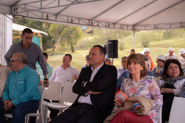 Inauguración PTAR El Retiro
Inauguración PTAR El Retiro. 
Fecha: Diciembre 20 2019.
Para descargar esta fotografía en alta resolución, haga clic sobre la imagen hasta que la misma se despliegue en la pantalla completa; luego dé clic derecho y elija la opción "guardar imagen como". 
En caso de publicación por cualquier medio, solicitamos acompañarla del crédito: "Foto EPM"
Palabras clave: Inauguración PTAR El Retiro