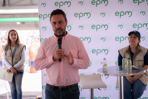 Inauguración PTAR El Retiro
Inauguración PTAR El Retiro. 
Fecha: Diciembre 20 2019.
Para descargar esta fotografía en alta resolución, haga clic sobre la imagen hasta que la misma se despliegue en la pantalla completa; luego dé clic derecho y elija la opción "guardar imagen como". 
En caso de publicación por cualquier medio, solicitamos acompañarla del crédito: "Foto EPM"
Palabras clave: Inauguración PTAR El Retiro