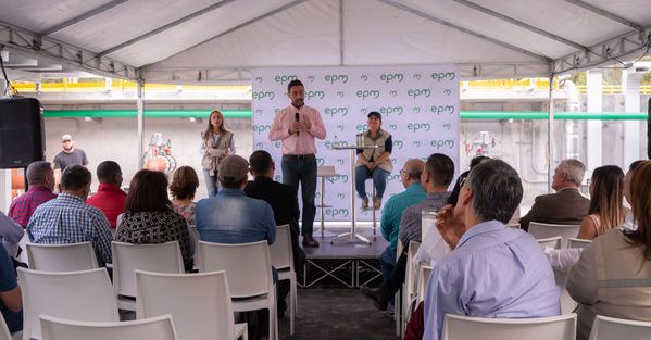 Inauguración PTAR El Retiro
Inauguración PTAR El Retiro. 
Fecha: Diciembre 20 2019.
Para descargar esta fotografía en alta resolución, haga clic sobre la imagen hasta que la misma se despliegue en la pantalla completa; luego dé clic derecho y elija la opción "guardar imagen como". 
En caso de publicación por cualquier medio, solicitamos acompañarla del crédito: "Foto EPM"
Palabras clave: Inauguración PTAR El Retiro