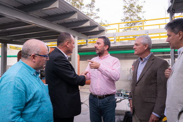 Inauguración PTAR El Retiro
Inauguración PTAR El Retiro. 
Fecha: Diciembre 20 2019.
Para descargar esta fotografía en alta resolución, haga clic sobre la imagen hasta que la misma se despliegue en la pantalla completa; luego dé clic derecho y elija la opción "guardar imagen como". 
En caso de publicación por cualquier medio, solicitamos acompañarla del crédito: "Foto EPM"
Palabras clave: Inauguración PTAR El Retiro