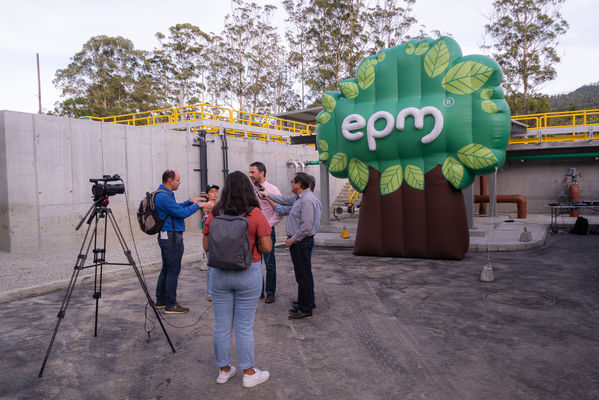 Inauguración PTAR El Retiro
Inauguración PTAR El Retiro. 
Fecha: Diciembre 20 2019.
Para descargar esta fotografía en alta resolución, haga clic sobre la imagen hasta que la misma se despliegue en la pantalla completa; luego dé clic derecho y elija la opción "guardar imagen como". 
En caso de publicación por cualquier medio, solicitamos acompañarla del crédito: "Foto EPM"
Palabras clave: Inauguración PTAR El Retiro