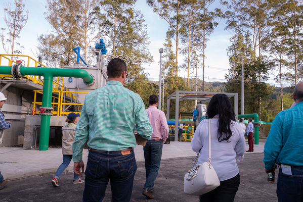 Inauguración PTAR El Retiro
Inauguración PTAR El Retiro. 
Fecha: Diciembre 20 2019.
Para descargar esta fotografía en alta resolución, haga clic sobre la imagen hasta que la misma se despliegue en la pantalla completa; luego dé clic derecho y elija la opción "guardar imagen como". 
En caso de publicación por cualquier medio, solicitamos acompañarla del crédito: "Foto EPM"
Palabras clave: Inauguración PTAR El Retiro