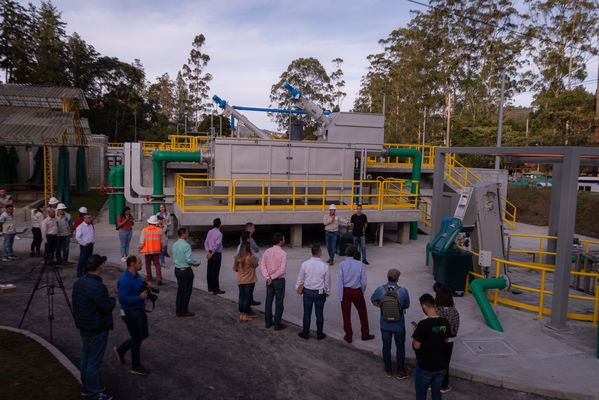 Inauguración PTAR El Retiro
Inauguración PTAR El Retiro. 
Fecha: Diciembre 20 2019.
Para descargar esta fotografía en alta resolución, haga clic sobre la imagen hasta que la misma se despliegue en la pantalla completa; luego dé clic derecho y elija la opción "guardar imagen como". 
En caso de publicación por cualquier medio, solicitamos acompañarla del crédito: "Foto EPM"
Palabras clave: Inauguración PTAR El Retiro