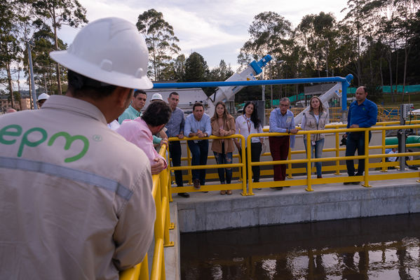 Inauguración PTAR El Retiro
Inauguración PTAR El Retiro. 
Fecha: Diciembre 20 2019.
Para descargar esta fotografía en alta resolución, haga clic sobre la imagen hasta que la misma se despliegue en la pantalla completa; luego dé clic derecho y elija la opción "guardar imagen como". 
En caso de publicación por cualquier medio, solicitamos acompañarla del crédito: "Foto EPM"
Palabras clave: Inauguración PTAR El Retiro