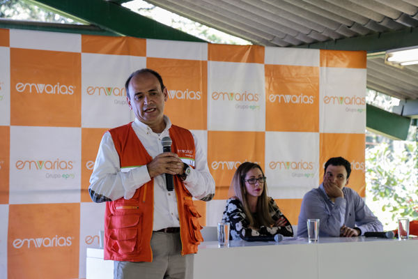 Inauguración de la Planta de Lixiviados 
Inauguración de la Planta de Lixiviados    
Fecha: Diciembre 22 de 2015. Lugar: Barbosa - Relleno Sanitario la Pradera
Para descargar esta fotografía en alta resolución, haga clic sobre la imagen hasta que la misma se despliegue en la pantalla completa; luego dé clic derecho y elija la opción "guardar imagen como". 
En caso de publicación por cualquier medio, solicitamos acompañarla del crédito: "Foto EPM"
Palabras clave: Inauguración Planta Lixiviados