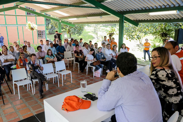 Inauguración de la Planta de Lixiviados 
Inauguración de la Planta de Lixiviados    
Fecha: Diciembre 22 de 2015. Lugar: Barbosa - Relleno Sanitario la Pradera
Para descargar esta fotografía en alta resolución, haga clic sobre la imagen hasta que la misma se despliegue en la pantalla completa; luego dé clic derecho y elija la opción "guardar imagen como". 
En caso de publicación por cualquier medio, solicitamos acompañarla del crédito: "Foto EPM"
Palabras clave: Inauguración Planta Lixiviados