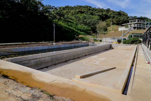 Inauguración de la Planta de Lixiviados 
Inauguración de la Planta de Lixiviados    
Fecha: Diciembre 22 de 2015. Lugar: Barbosa - Relleno Sanitario la Pradera
Para descargar esta fotografía en alta resolución, haga clic sobre la imagen hasta que la misma se despliegue en la pantalla completa; luego dé clic derecho y elija la opción "guardar imagen como". 
En caso de publicación por cualquier medio, solicitamos acompañarla del crédito: "Foto EPM"
Palabras clave: Inauguración Planta Lixiviados