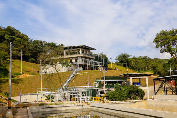 Inauguración de la Planta de Lixiviados 
Inauguración de la Planta de Lixiviados    
Fecha: Diciembre 22 de 2015. Lugar: Barbosa - Relleno Sanitario la Pradera
Para descargar esta fotografía en alta resolución, haga clic sobre la imagen hasta que la misma se despliegue en la pantalla completa; luego dé clic derecho y elija la opción "guardar imagen como". 
En caso de publicación por cualquier medio, solicitamos acompañarla del crédito: "Foto EPM"
Palabras clave: Inauguración Planta Lixiviados