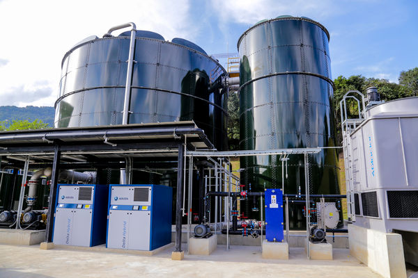 Inauguración de la Planta de Lixiviados 
Inauguración de la Planta de Lixiviados    
Fecha: Diciembre 22 de 2015. Lugar: Barbosa - Relleno Sanitario la Pradera
Para descargar esta fotografía en alta resolución, haga clic sobre la imagen hasta que la misma se despliegue en la pantalla completa; luego dé clic derecho y elija la opción "guardar imagen como". 
En caso de publicación por cualquier medio, solicitamos acompañarla del crédito: "Foto EPM"
Palabras clave: Inauguración Planta Lixiviados