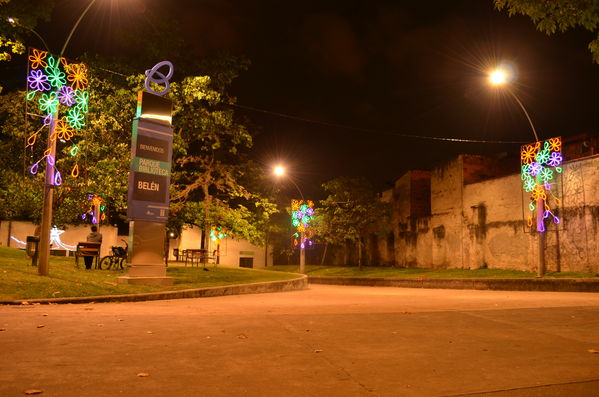 Alumbrados 2015 internas
Alumbrados 2015 internas
Fecha: Diciembre de 2015
Para descargar esta fotografía en alta resolución, haga clic sobre la imagen hasta que la misma se despliegue en la pantalla completa; luego dé clic derecho y elija la opción "guardar imagen como". 
En caso de publicación por cualquier medio, solicitamos acompañarla del crédito: "Foto EPM"

Palabras clave: Alumbrados 2015 internas