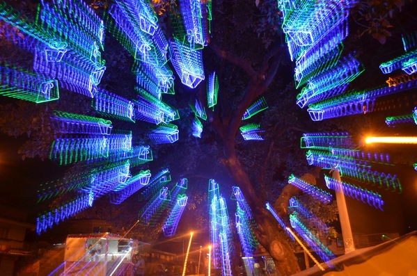 Alumbrados 2015 internas
Alumbrados 2015 internas
Fecha: Diciembre de 2015
Para descargar esta fotografía en alta resolución, haga clic sobre la imagen hasta que la misma se despliegue en la pantalla completa; luego dé clic derecho y elija la opción "guardar imagen como". 
En caso de publicación por cualquier medio, solicitamos acompañarla del crédito: "Foto EPM"

Palabras clave: Alumbrados 2015 internas