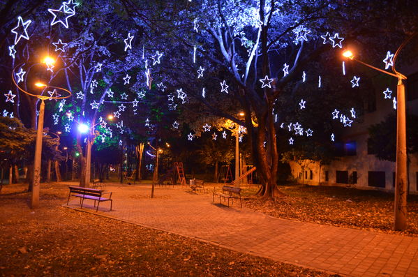 Alumbrados 2015 internas
Alumbrados 2015 internas
Fecha: Diciembre de 2015
Para descargar esta fotografía en alta resolución, haga clic sobre la imagen hasta que la misma se despliegue en la pantalla completa; luego dé clic derecho y elija la opción "guardar imagen como". 
En caso de publicación por cualquier medio, solicitamos acompañarla del crédito: "Foto EPM"

Palabras clave: Alumbrados 2015 internas