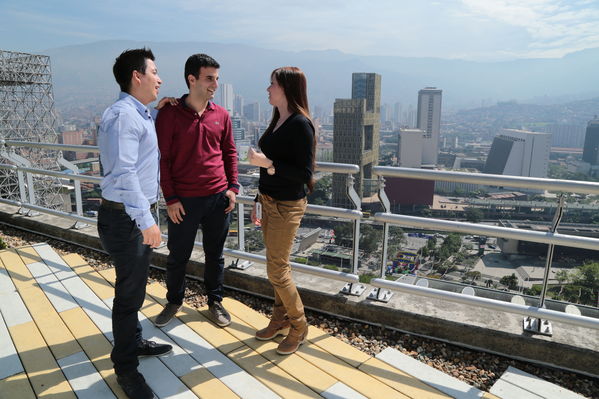 Proyecto renovación edificio 
Proyecto renovación edificio   
Fecha: Diciembre 3 de 2015. 
Para descargar esta fotografía en alta resolución, haga clic sobre la imagen hasta que la misma se despliegue en la pantalla completa; luego dé clic derecho y elija la opción "guardar imagen como". 
En caso de publicación por cualquier medio, solicitamos acompañarla del crédito: "Foto EPM"

Palabras clave: Proyecto renovación edificio