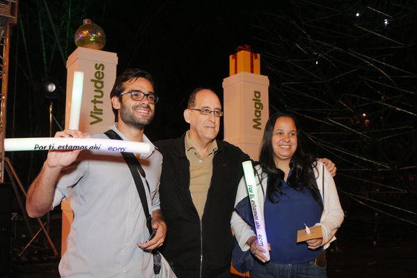 Encendido del Alumbrado Navideño
Encendido del Alumbrado Navideño
Fecha: Diciembre 3 de 2016
Para descargar esta fotografía en alta resolución, haga clic sobre la imagen hasta que la misma se despliegue en la pantalla completa; luego dé clic derecho y elija la opción "guardar imagen como". 
En caso de publicación por cualquier medio, solicitamos acompañarla del crédito: "Foto EPM"
Palabras clave: Encendido Alumbrado Navideño