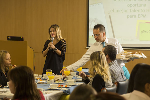 Reconocimiento a personal de EPM – Procesos de selección
Reconocimiento a personal de EPM – Procesos de selección
Fecha: Diciembre 6 de 2017
Para descargar esta fotografía en alta resolución, haga clic sobre la imagen hasta que la misma se despliegue en la pantalla completa; luego dé clic derecho y elija la opción "guardar imagen como". 
En caso de publicación por cualquier medio, solicitamos acompañarla del crédito: "Foto EPM"
Palabras clave: Reconocimiento a personal de EPM – Procesos de selección