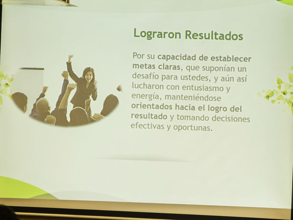 Reconocimiento a personal de EPM – Procesos de selección
Reconocimiento a personal de EPM – Procesos de selección
Fecha: Diciembre 6 de 2017
Para descargar esta fotografía en alta resolución, haga clic sobre la imagen hasta que la misma se despliegue en la pantalla completa; luego dé clic derecho y elija la opción "guardar imagen como". 
En caso de publicación por cualquier medio, solicitamos acompañarla del crédito: "Foto EPM"
Palabras clave: Reconocimiento a personal de EPM – Procesos de selección