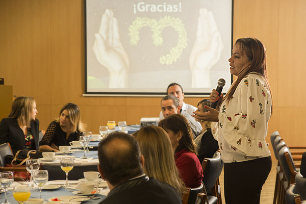Reconocimiento a personal de EPM – Procesos de selección
Reconocimiento a personal de EPM – Procesos de selección
Fecha: Diciembre 6 de 2017
Para descargar esta fotografía en alta resolución, haga clic sobre la imagen hasta que la misma se despliegue en la pantalla completa; luego dé clic derecho y elija la opción "guardar imagen como". 
En caso de publicación por cualquier medio, solicitamos acompañarla del crédito: "Foto EPM"
Palabras clave: Reconocimiento a personal de EPM – Procesos de selección