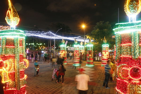 Alumbrado Navideño 2016
Alumbrado Navideño 2016
Fecha: Diciembre 7 de 2016
Para descargar esta fotografía en alta resolución, haga clic sobre la imagen hasta que la misma se despliegue en la pantalla completa; luego dé clic derecho y elija la opción "guardar imagen como". 
En caso de publicación por cualquier medio, solicitamos acompañarla del crédito: "Foto EPM"
Palabras clave: Alumbrado Navideño 2016