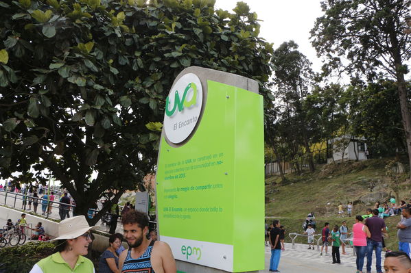 Inauguración de la UVA El Encanto
Inauguración de la UVA El Encanto
Fecha: Enero 13 de 2017
Para descargar esta fotografía en alta resolución, haga clic sobre la imagen hasta que la misma se despliegue en la pantalla completa; luego dé clic derecho y elija la opción "guardar imagen como". 
En caso de publicación por cualquier medio, solicitamos acompañarla del crédito: "Foto EPM"
Palabras clave: Inauguración UVA Encanto