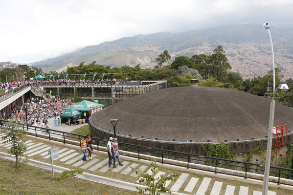 Inauguración de la UVA El Encanto
Inauguración de la UVA El Encanto
Fecha: Enero 13 de 2017
Para descargar esta fotografía en alta resolución, haga clic sobre la imagen hasta que la misma se despliegue en la pantalla completa; luego dé clic derecho y elija la opción "guardar imagen como". 
En caso de publicación por cualquier medio, solicitamos acompañarla del crédito: "Foto EPM"
Palabras clave: Inauguración UVA Encanto