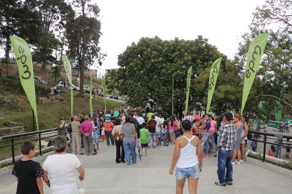 Inauguración de la UVA El Encanto
Inauguración de la UVA El Encanto
Fecha: Enero 13 de 2017
Para descargar esta fotografía en alta resolución, haga clic sobre la imagen hasta que la misma se despliegue en la pantalla completa; luego dé clic derecho y elija la opción "guardar imagen como". 
En caso de publicación por cualquier medio, solicitamos acompañarla del crédito: "Foto EPM"
Palabras clave: Inauguración UVA Encanto