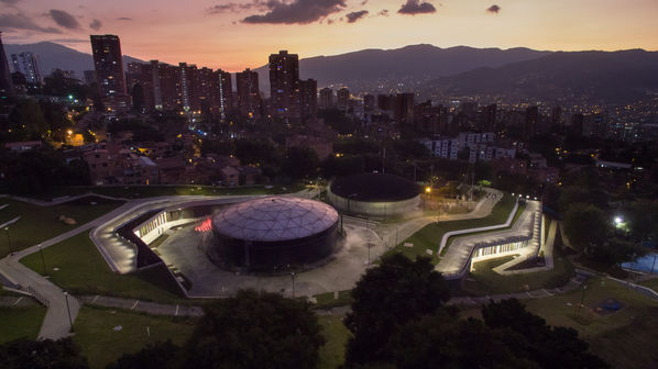 Inauguración de la UVA Ilusión Verde
Inauguración de la UVA Ilusión Verde
Fecha: Enero 17 de 2017
Para descargar esta fotografía en alta resolución, haga clic sobre la imagen hasta que la misma se despliegue en la pantalla completa; luego dé clic derecho y elija la opción "guardar imagen como". 
En caso de publicación por cualquier medio, solicitamos acompañarla del crédito: "Foto EPM"
Palabras clave: Inauguración UVA Ilusión Verde
