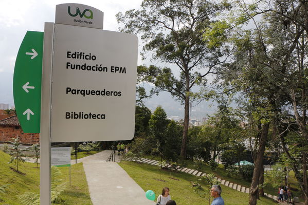 Inauguración de la UVA Ilusión Verde
Inauguración de la UVA Ilusión Verde
Fecha: Enero 17 de 2017
Para descargar esta fotografía en alta resolución, haga clic sobre la imagen hasta que la misma se despliegue en la pantalla completa; luego dé clic derecho y elija la opción "guardar imagen como". 
En caso de publicación por cualquier medio, solicitamos acompañarla del crédito: "Foto EPM"
Palabras clave: Inauguración UVA Ilusión Verde