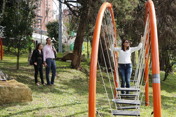 Inauguración de la UVA Ilusión Verde
Inauguración de la UVA Ilusión Verde
Fecha: Enero 17 de 2017
Para descargar esta fotografía en alta resolución, haga clic sobre la imagen hasta que la misma se despliegue en la pantalla completa; luego dé clic derecho y elija la opción "guardar imagen como". 
En caso de publicación por cualquier medio, solicitamos acompañarla del crédito: "Foto EPM"
Palabras clave: Inauguración UVA Ilusión Verde