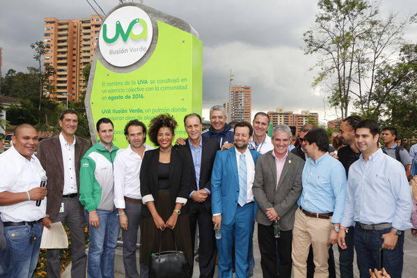 Inauguración de la UVA Ilusión Verde
Inauguración de la UVA Ilusión Verde
Fecha: Enero 17 de 2017
Para descargar esta fotografía en alta resolución, haga clic sobre la imagen hasta que la misma se despliegue en la pantalla completa; luego dé clic derecho y elija la opción "guardar imagen como". 
En caso de publicación por cualquier medio, solicitamos acompañarla del crédito: "Foto EPM"
Palabras clave: Inauguración UVA Ilusión Verde
