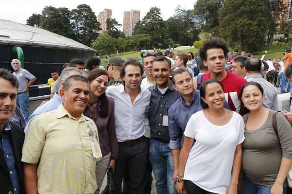 Inauguración de la UVA Ilusión Verde
Inauguración de la UVA Ilusión Verde
Fecha: Enero 17 de 2017
Para descargar esta fotografía en alta resolución, haga clic sobre la imagen hasta que la misma se despliegue en la pantalla completa; luego dé clic derecho y elija la opción "guardar imagen como". 
En caso de publicación por cualquier medio, solicitamos acompañarla del crédito: "Foto EPM"
Palabras clave: Inauguración UVA Ilusión Verde
