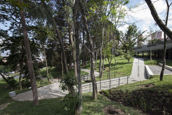 Inauguración de la UVA Ilusión Verde
Inauguración de la UVA Ilusión Verde
Fecha: Enero 17 de 2017
Para descargar esta fotografía en alta resolución, haga clic sobre la imagen hasta que la misma se despliegue en la pantalla completa; luego dé clic derecho y elija la opción "guardar imagen como". 
En caso de publicación por cualquier medio, solicitamos acompañarla del crédito: "Foto EPM"
Palabras clave: Inauguración UVA Ilusión Verde