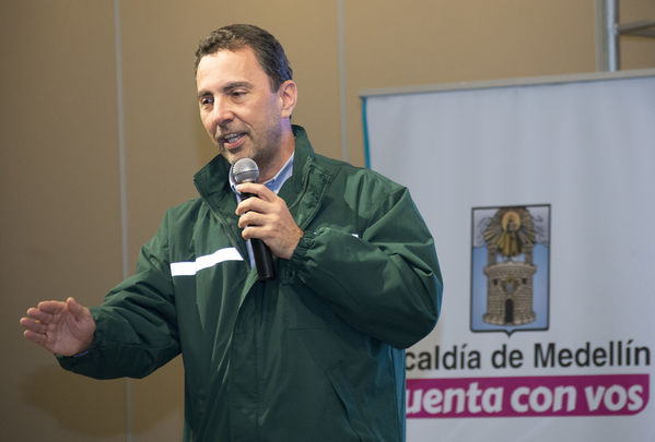 Rueda de prensa: Energía solar EPM
Rueda de prensa: Energía solar EPM
Fecha: Enero 19 de 2017
Para descargar esta fotografía en alta resolución, haga clic sobre la imagen hasta que la misma se despliegue en la pantalla completa; luego dé clic derecho y elija la opción "guardar imagen como". 
En caso de publicación por cualquier medio, solicitamos acompañarla del crédito: "Foto EPM"
Palabras clave: Rueda prensa Energía solar EPM