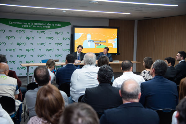 Álvaro Guillermo Rendón López  Gerente general EPM
Álvaro Guillermo Rendón López, Gerente general EPM.
Fecha: Enero 3 2020.
Para descargar esta fotografía en alta resolución, haga clic sobre la imagen hasta que la misma se despliegue en la pantalla completa; luego dé clic derecho y elija la opción "guardar imagen como". 
En caso de publicación por cualquier medio, solicitamos acompañarla del crédito: "Foto EPM"
Palabras clave: Álvaro Guillermo Rendón López  Gerente general EPM