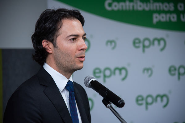 Álvaro Guillermo Rendón López  Gerente general EPM
Álvaro Guillermo Rendón López, Gerente general EPM.
Fecha: Enero 3 2020.
Para descargar esta fotografía en alta resolución, haga clic sobre la imagen hasta que la misma se despliegue en la pantalla completa; luego dé clic derecho y elija la opción "guardar imagen como". 
En caso de publicación por cualquier medio, solicitamos acompañarla del crédito: "Foto EPM"
Palabras clave: Álvaro Guillermo Rendón López  Gerente general EPM