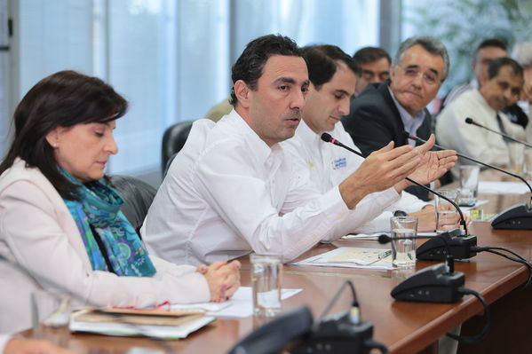 Rueda de Prensa Incidente Central Guatapé
Rueda de Prensa Incidente Central Guatapé
Fecha: Febrero 16 de 2016
Para descargar esta fotografía en alta resolución, haga clic sobre la imagen hasta que la misma se despliegue en la pantalla completa; luego dé clic derecho y elija la opción "guardar imagen como". 
En caso de publicación por cualquier medio, solicitamos acompañarla del crédito: "Foto EPM"

Palabras clave: Rueda Prensa Incidente Central Guatapé