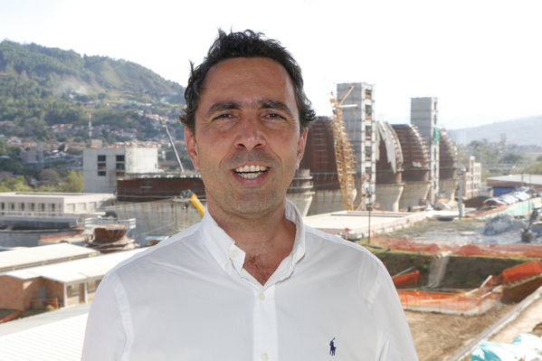 Visita del Presidente del BID a la Ptar de Bello
Visita del Presidente del BID a la Ptar de Bello
Fecha: Febrero 16 de 2016 
Para descargar esta fotografía en alta resolución, haga clic sobre la imagen hasta que la misma se despliegue en la pantalla completa; luego dé clic derecho y elija la opción "guardar imagen como". 
En caso de publicación por cualquier medio, solicitamos acompañarla del crédito: "Foto EPM"
Palabras clave: Visita Presidente BID Ptar Bello