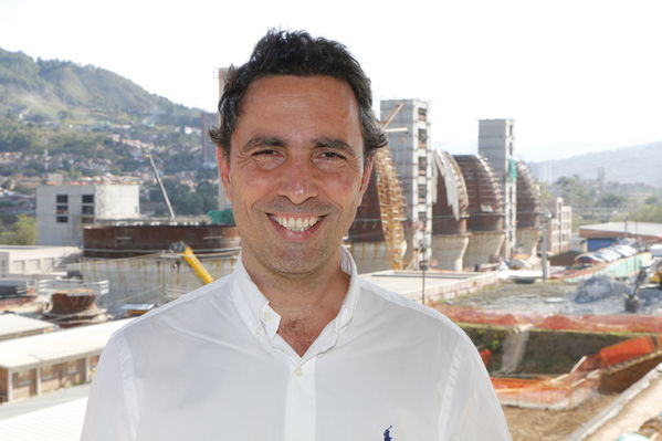 Visita del Presidente del BID a la Ptar de Bello
Visita del Presidente del BID a la Ptar de Bello
Fecha: Febrero 16 de 2016 
Para descargar esta fotografía en alta resolución, haga clic sobre la imagen hasta que la misma se despliegue en la pantalla completa; luego dé clic derecho y elija la opción "guardar imagen como". 
En caso de publicación por cualquier medio, solicitamos acompañarla del crédito: "Foto EPM"
Palabras clave: Visita Presidente BID Ptar Bello