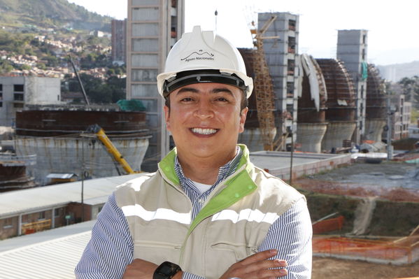 Visita del Presidente del BID a la Ptar de Bello
Visita del Presidente del BID a la Ptar de Bello
Fecha: Febrero 16 de 2016 
Para descargar esta fotografía en alta resolución, haga clic sobre la imagen hasta que la misma se despliegue en la pantalla completa; luego dé clic derecho y elija la opción "guardar imagen como". 
En caso de publicación por cualquier medio, solicitamos acompañarla del crédito: "Foto EPM"
Palabras clave: Visita Presidente BID Ptar Bello