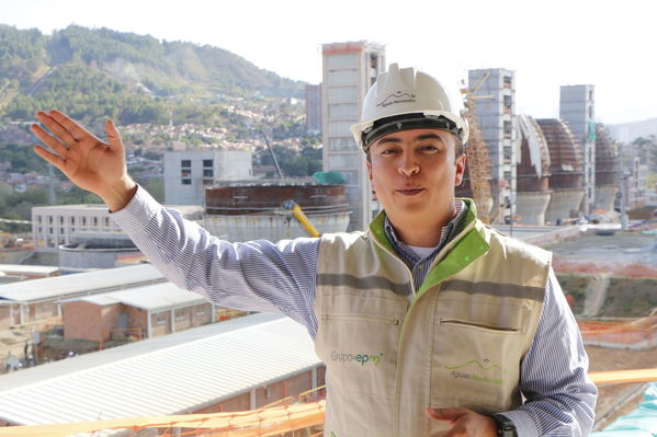 Visita del Presidente del BID a la Ptar de Bello
Visita del Presidente del BID a la Ptar de Bello
Fecha: Febrero 16 de 2016 
Para descargar esta fotografía en alta resolución, haga clic sobre la imagen hasta que la misma se despliegue en la pantalla completa; luego dé clic derecho y elija la opción "guardar imagen como". 
En caso de publicación por cualquier medio, solicitamos acompañarla del crédito: "Foto EPM"
Palabras clave: Visita Presidente BID Ptar Bello