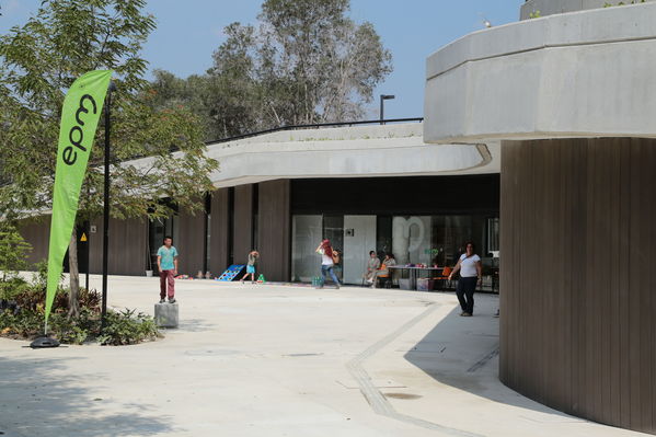 Inauguración de la UVA San Fernando
Inauguración de la UVA San Fernando
Fecha: Febrero 2 de 2016
Para descargar esta fotografía en alta resolución, haga clic sobre la imagen hasta que la misma se despliegue en la pantalla completa; luego dé clic derecho y elija la opción "guardar imagen como". 
En caso de publicación por cualquier medio, solicitamos acompañarla del crédito: "Foto EPM"

Palabras clave: Inauguración UVA San Fernando